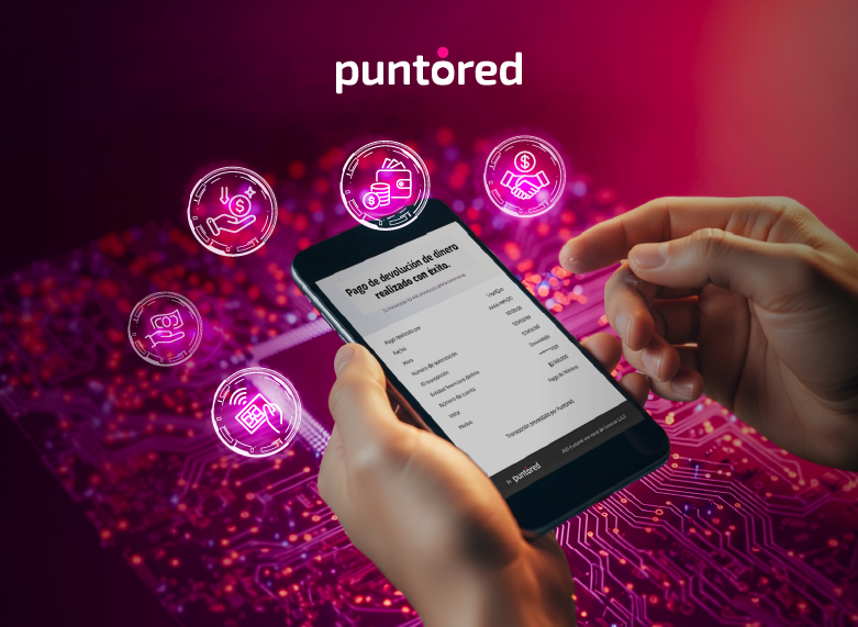 Mano sosteniendo smartphone con notificación de devolución exitosa y ecosistema de cashback digital en Latinoamérica.