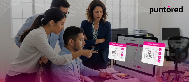 Equipo financiero analizando un modelo de tesorería empresarial con pagos individuales y pagos masivos en plataforma digital.